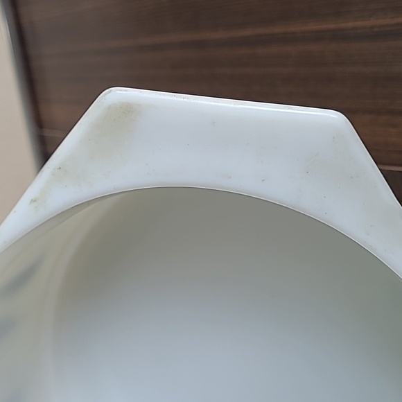 VINTAGE PYREX GOLD HEARTS CASSEROLE DISH - Picture 6 of 9